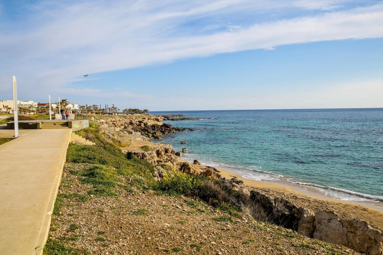 Sea Side Appartment In Kato Paphos Kültér fotó