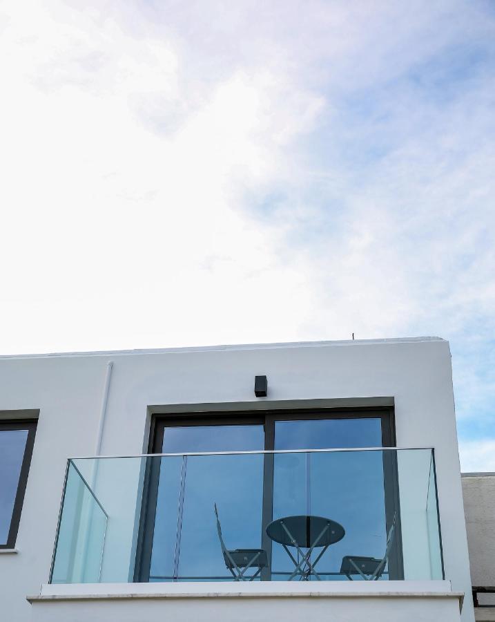 Sea Side Appartment In Kato Paphos Kültér fotó