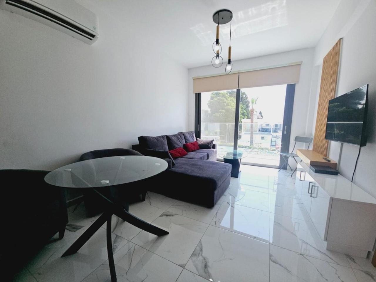 Sea Side Appartment In Kato Paphos Kültér fotó