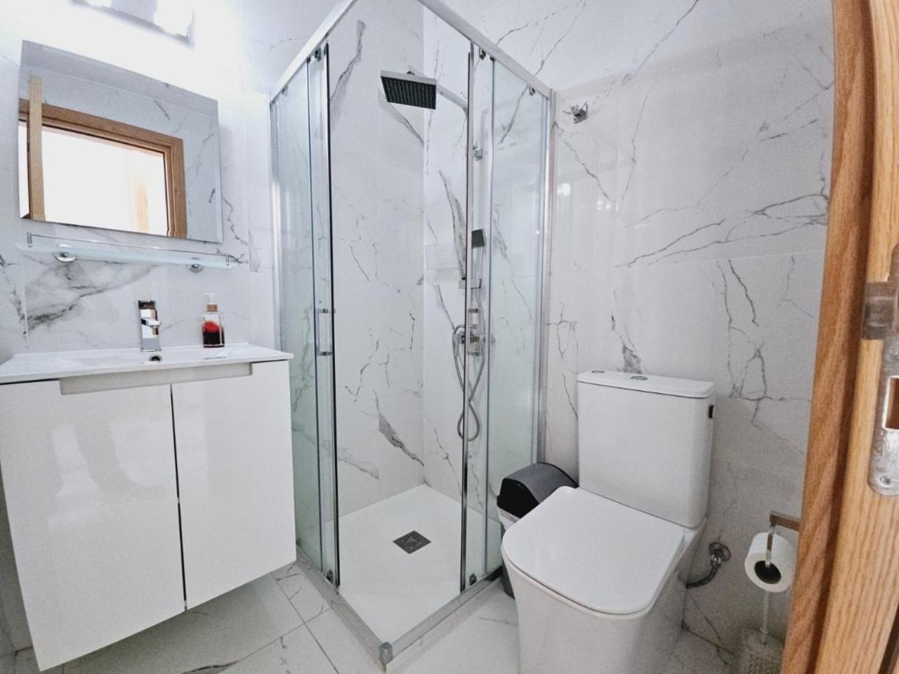 Sea Side Appartment In Kato Paphos Kültér fotó